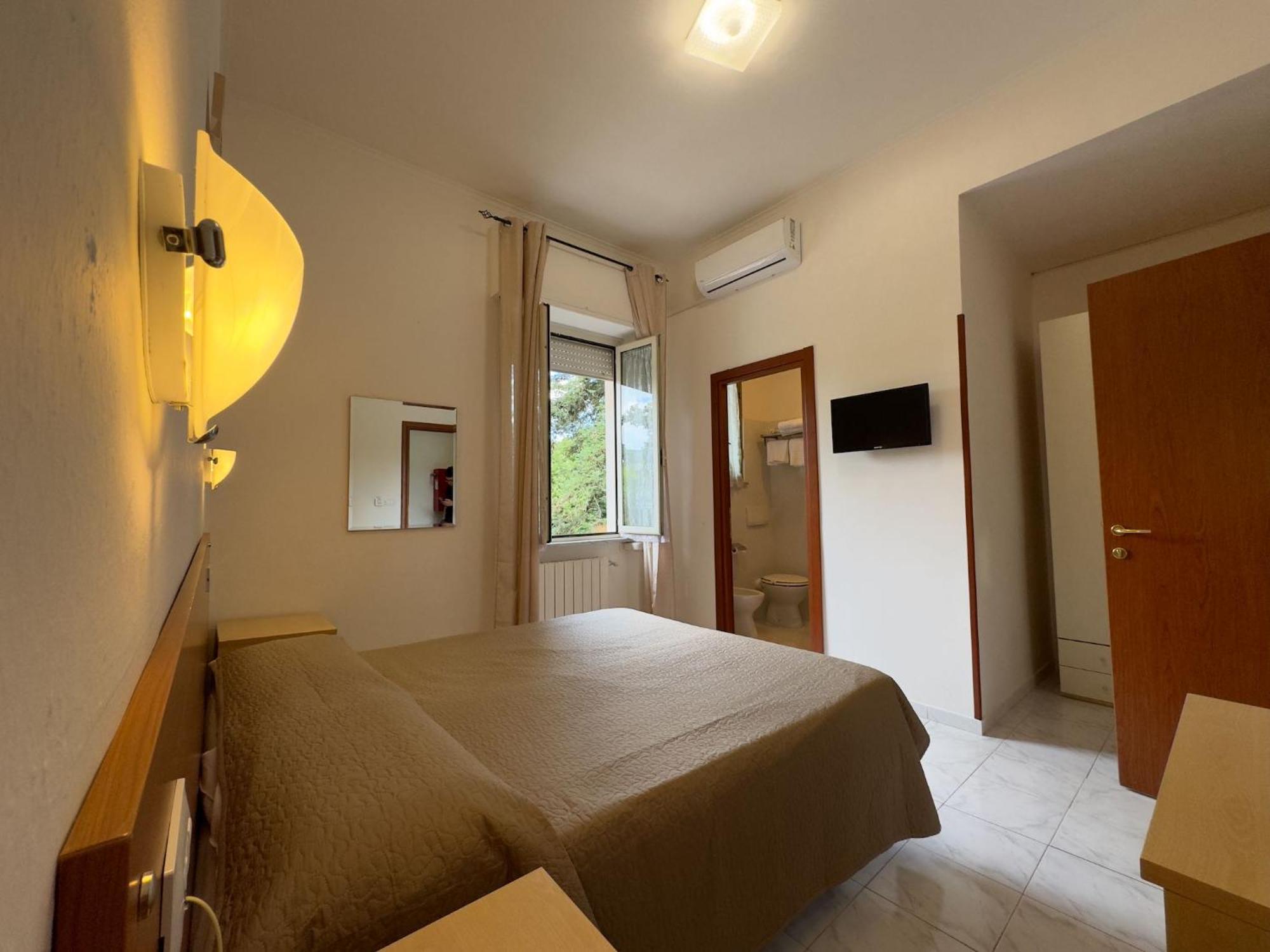 Hotel Villa Robinia Genzano di Roma Exterior foto