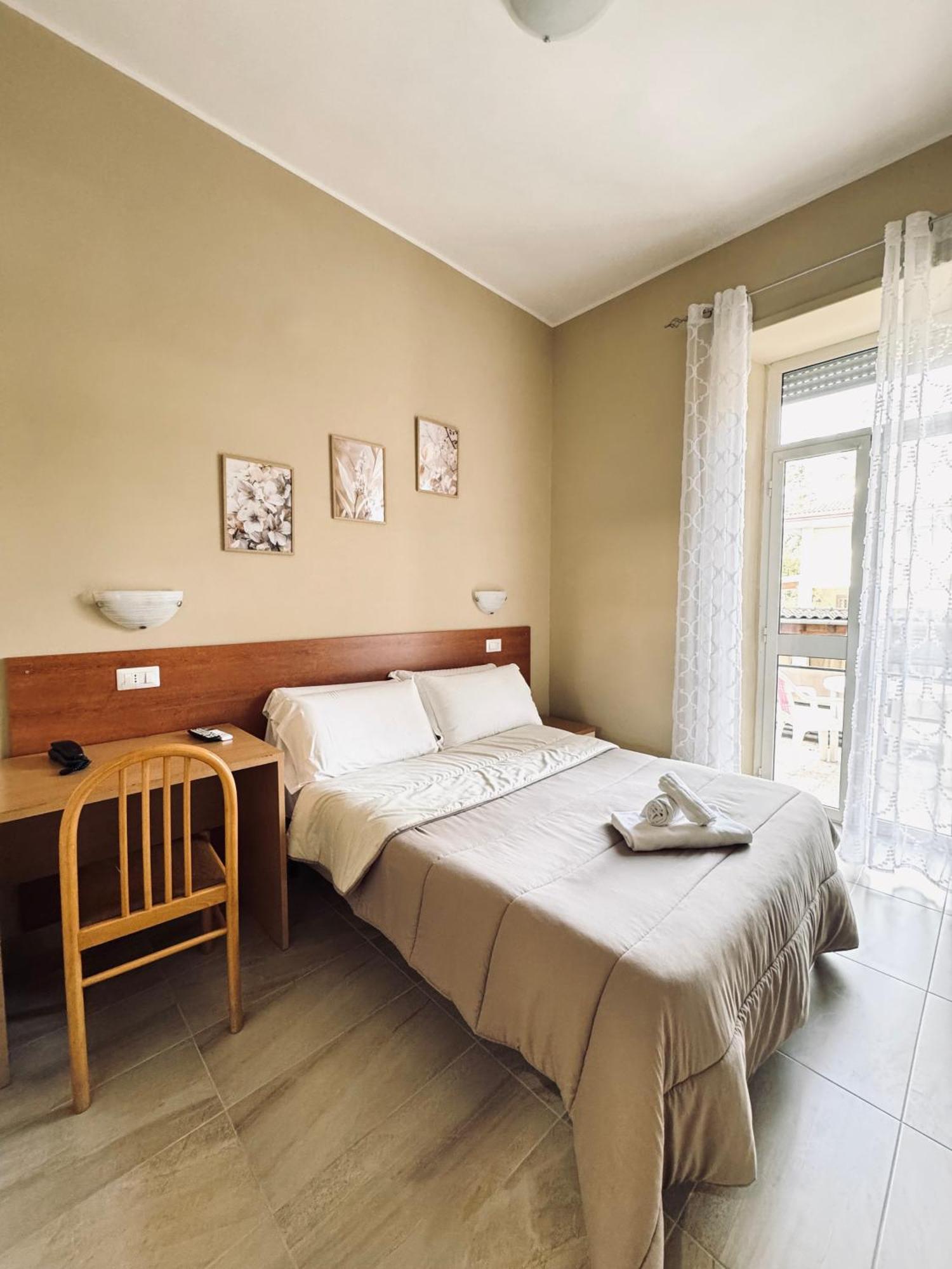 Hotel Villa Robinia Genzano di Roma Exterior foto