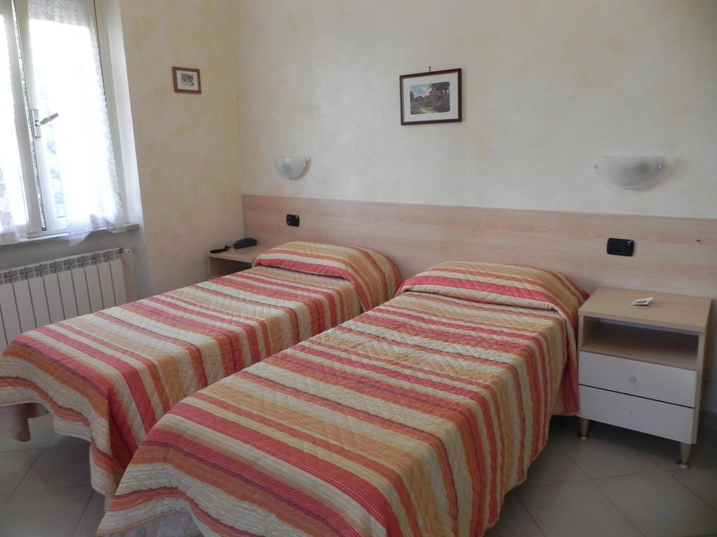 Hotel Villa Robinia Genzano di Roma Cameră foto