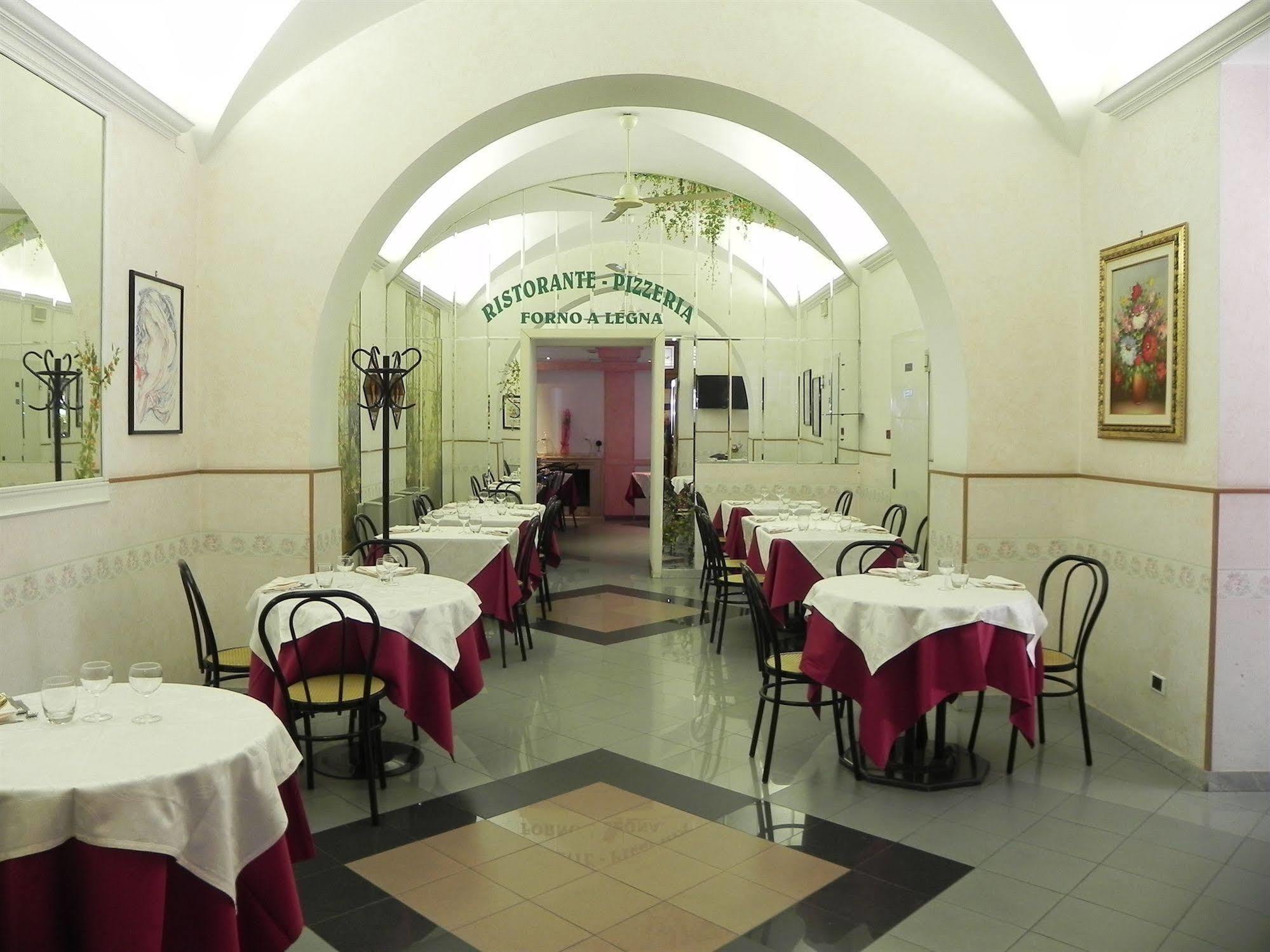 Hotel Villa Robinia Genzano di Roma Exterior foto